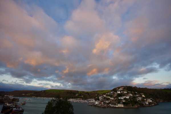 14 January 2021 - 16-23-43
just a tinge of red in the late afternoon sky.
------------------------
Kingswear wide general view